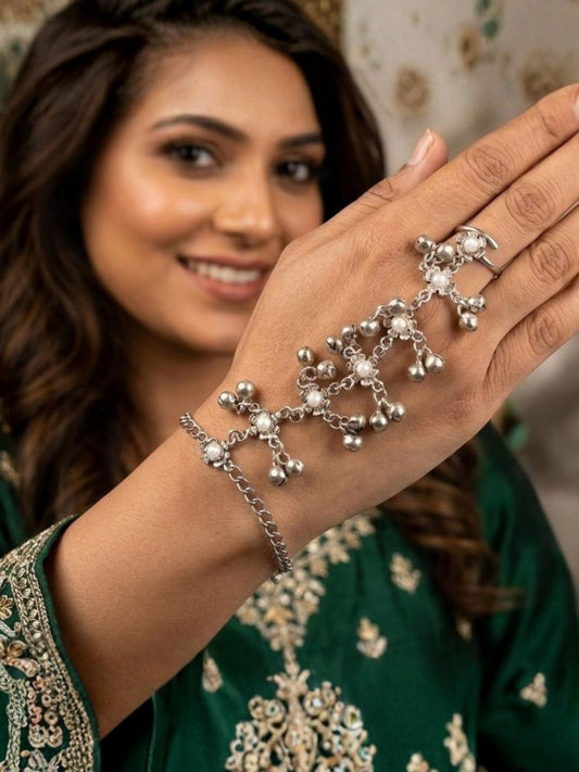 Ishhaara Pair Of Handcrafted German Silver Ring Bracelet