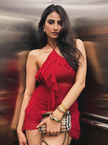 Palak Tiwari In Criss Cross Design Cuff
