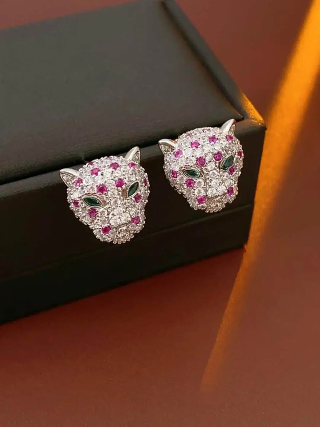 Ishhaara Panther Stud Earring