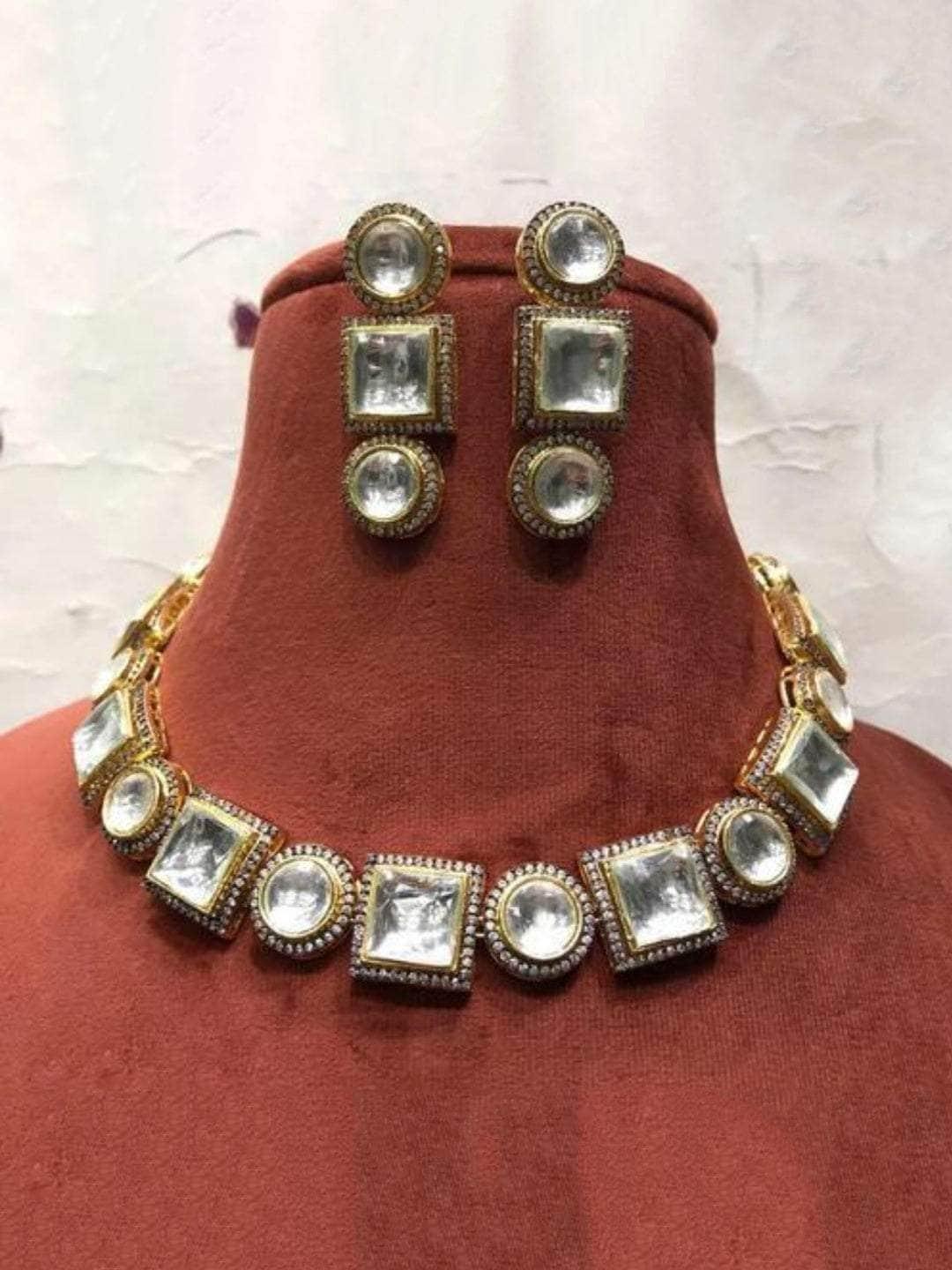 Ishhaara Patchi Kundan Square Round Necklace