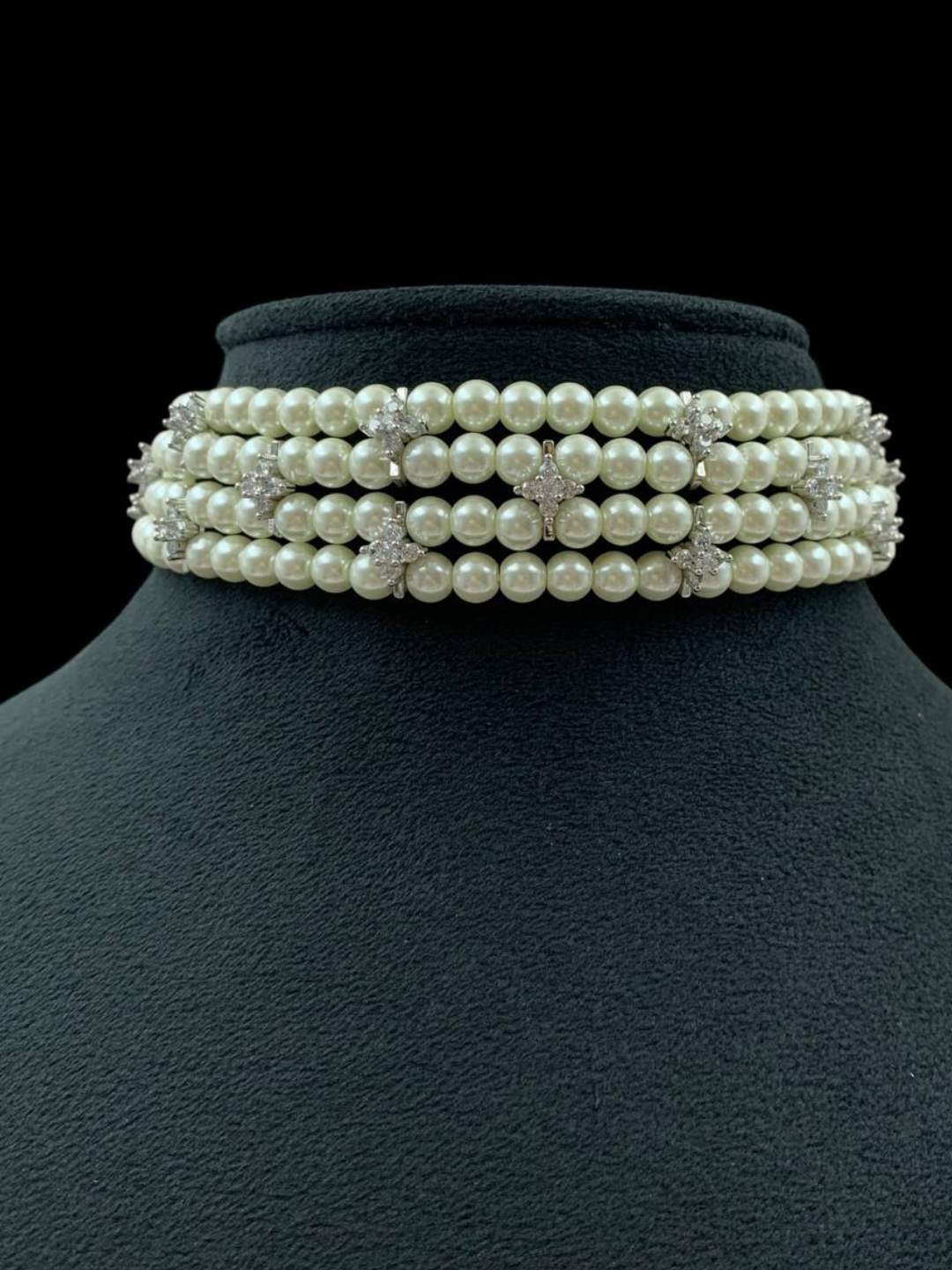 Ishhaara Pearl Choker