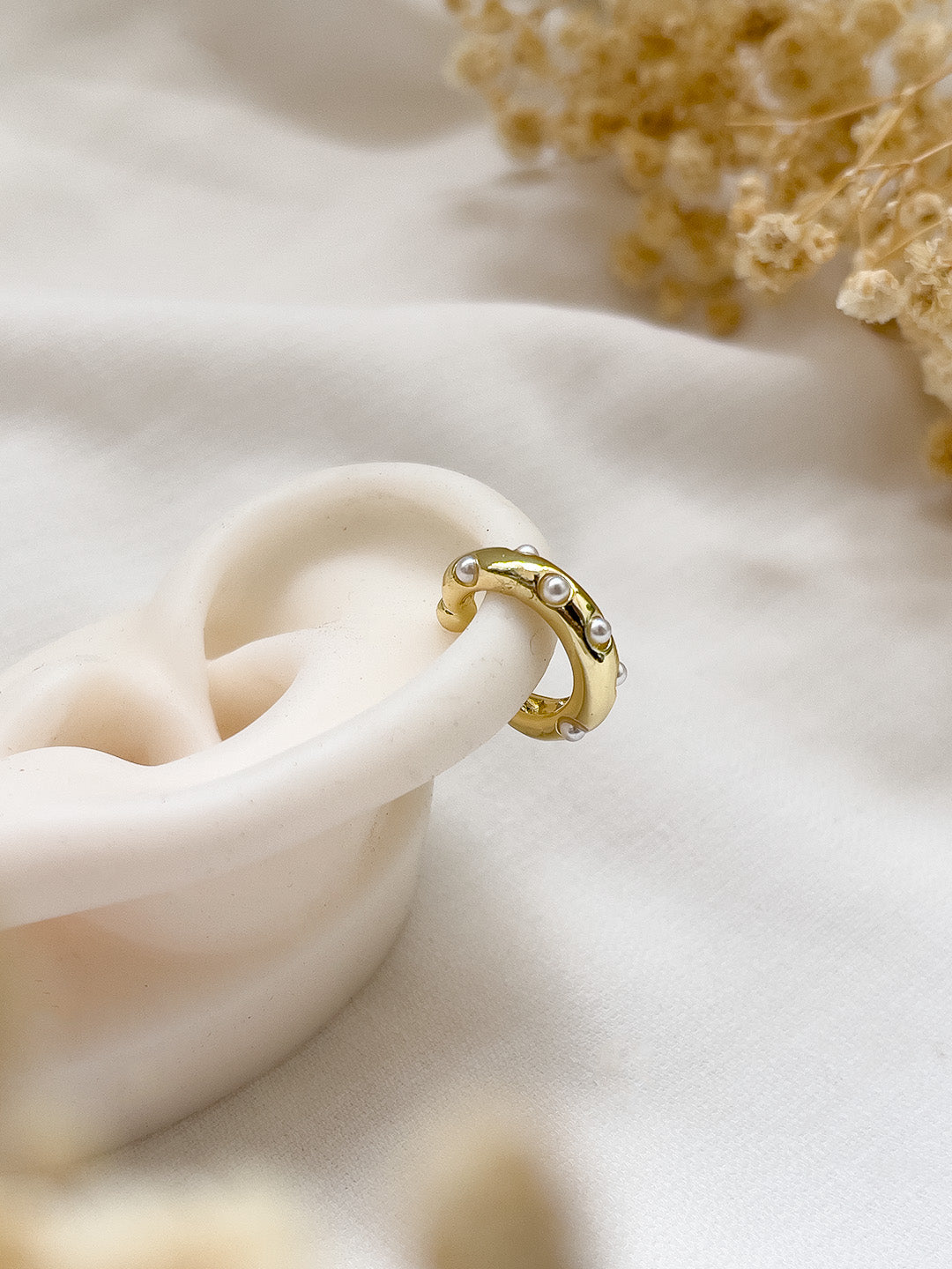 Ishhaara Pearl Cluster Earcuff Earrings