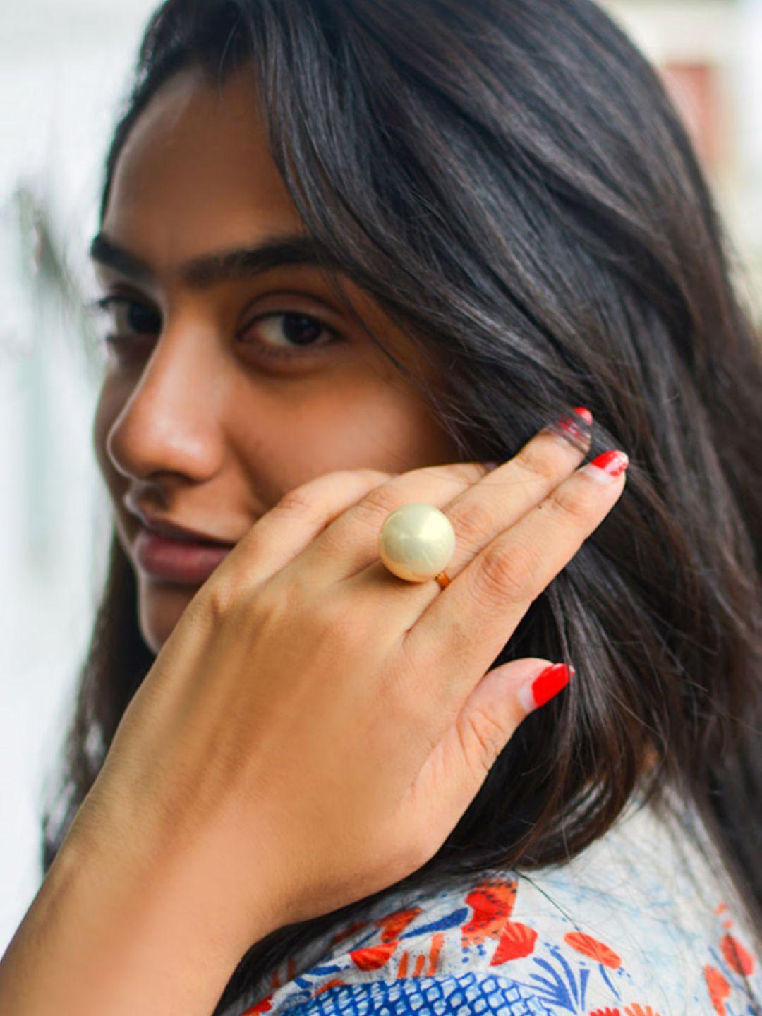 Ishhaara Pearl Ring Ivory