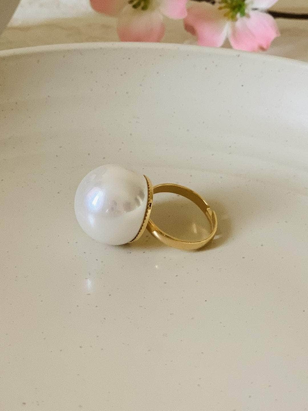 Ishhaara Pearl Ring - White