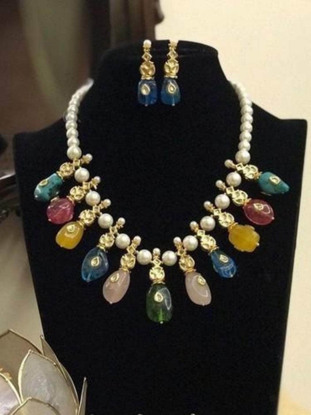 Ishhaara Pearl Split Multi Stone Simple Necklace