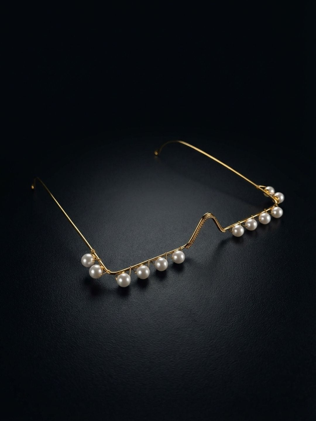 Ishhaara Pearl Studded Facelets