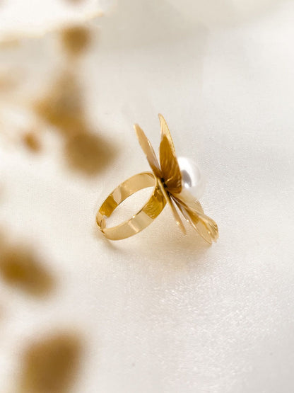 Ishhaara Pearl Studded Floral Ring