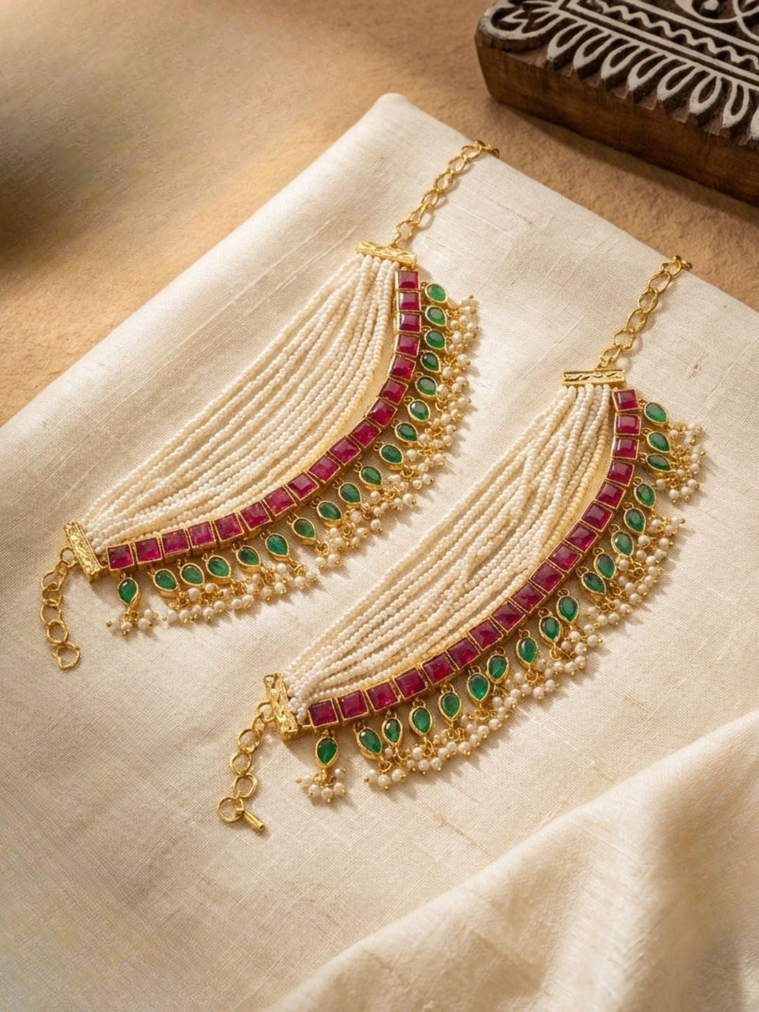 Ishhaara Pearl Studded Kemp Earchain