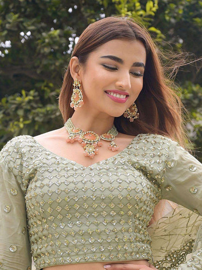 Ishhaara Pendant Choker Set