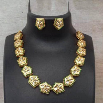 Ishhaara Pentagan Cut Kundan Necklace And Earring Set