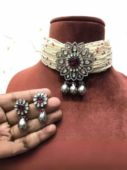 Ishhaara Baroque Center Flower Choker
