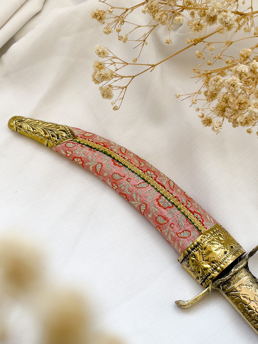 Ishhaara Pink Colored Rajwadi Groom Katar