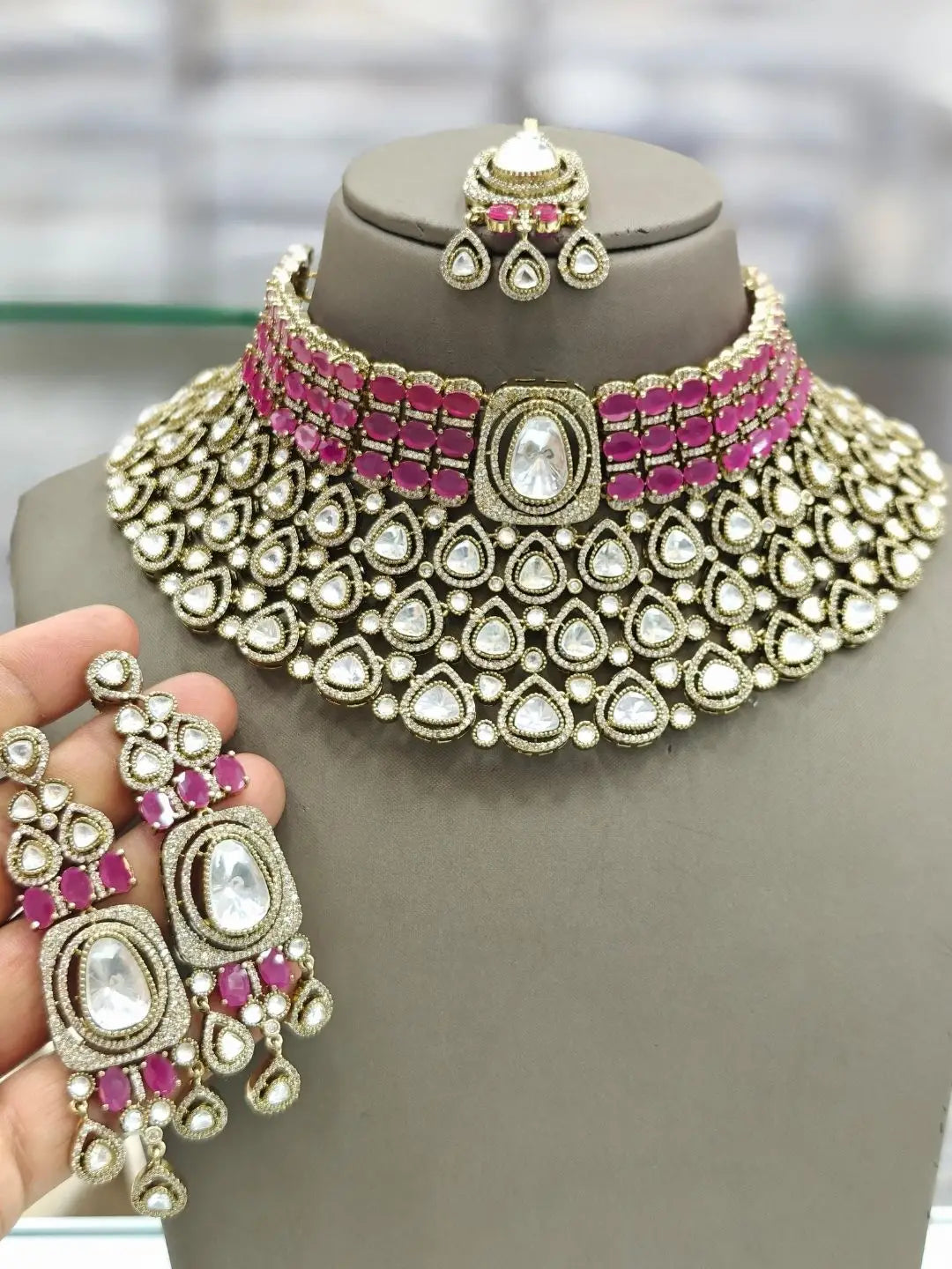 Ishhaara Multicolor Gold Plated Green Onyx And Pearl Necklace Set