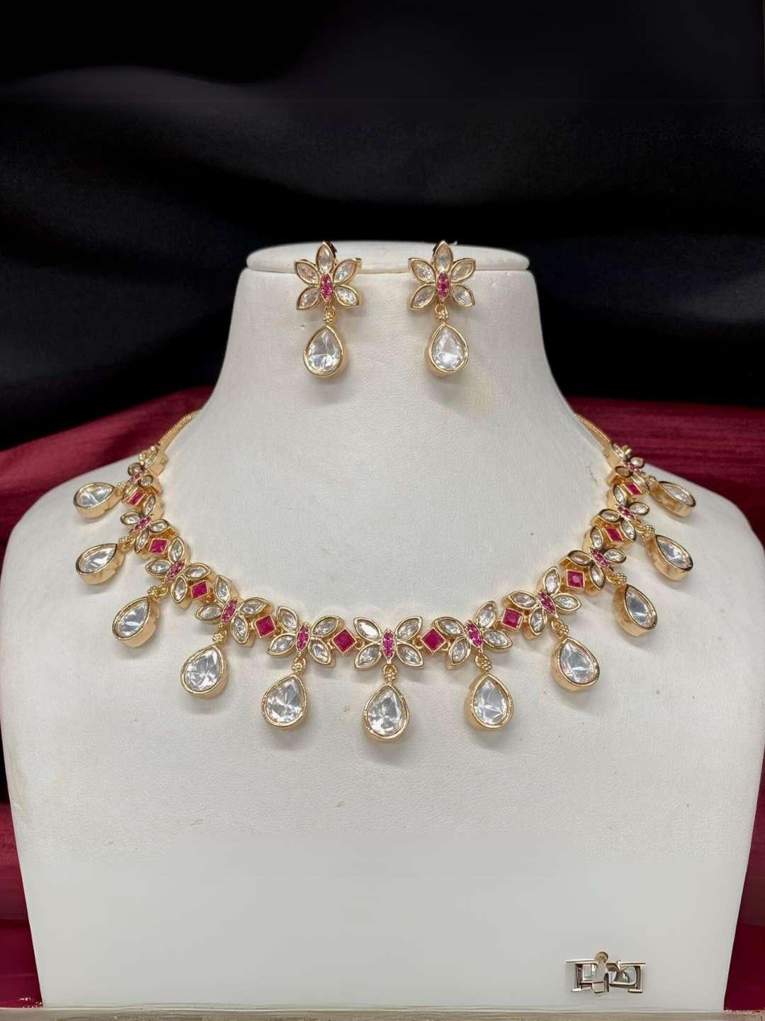 Ishhaara Pink Gold Plated Traditional Floral Design Kundan Studed Necklace