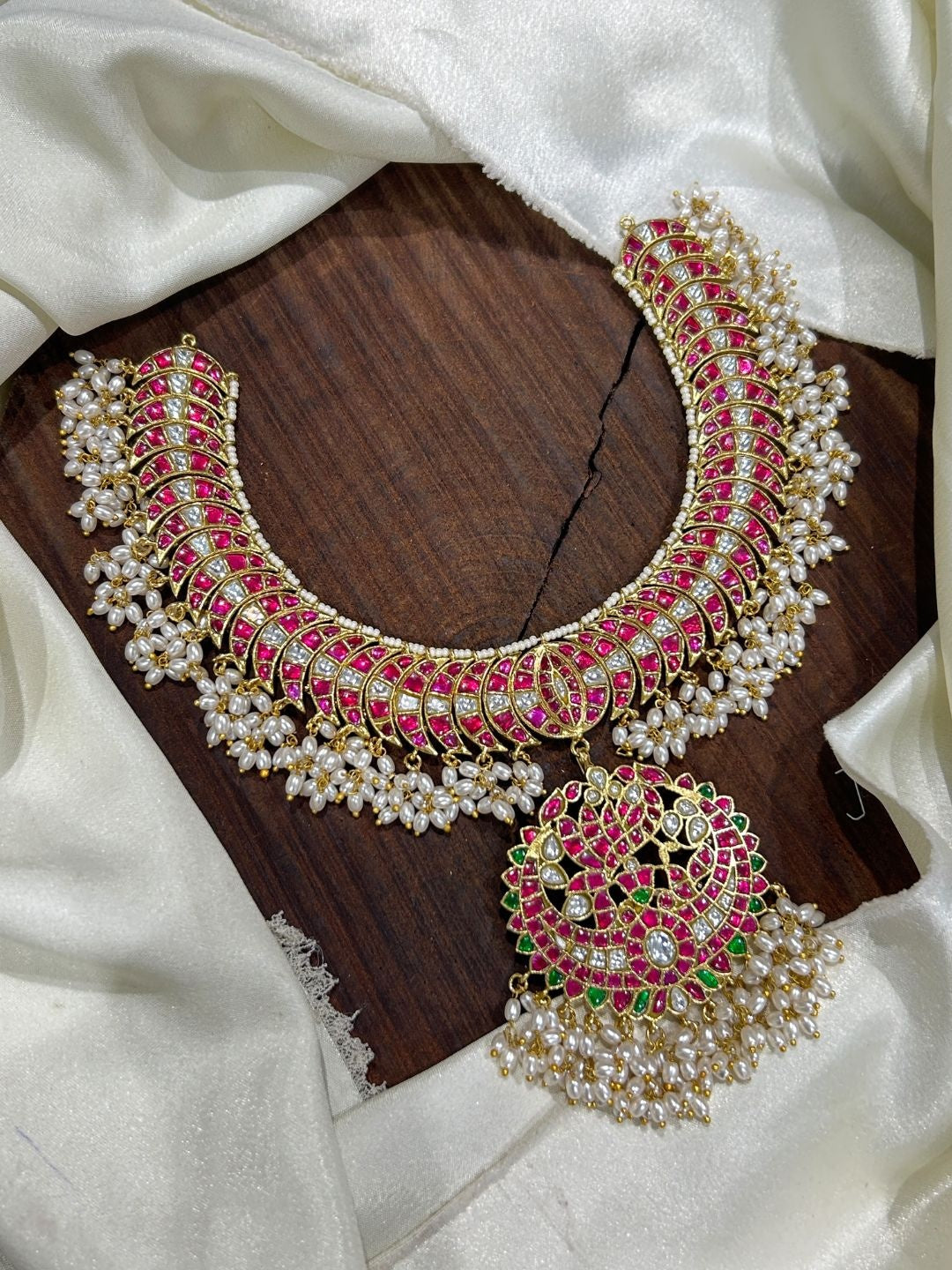 Ishhaara Pink Pearl Scalloped Kundan Necklace