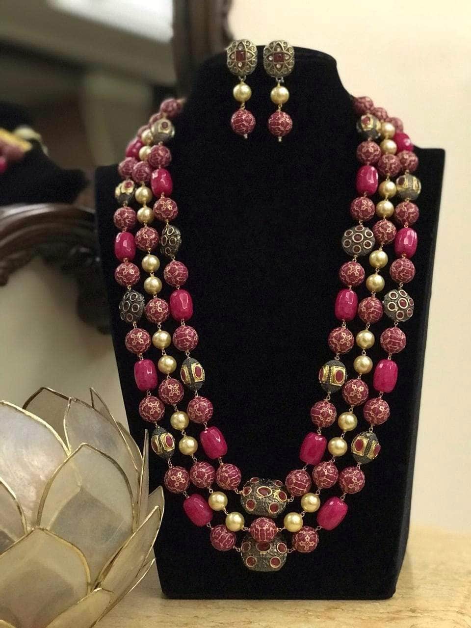 Ishhaara Pink Gunmetal Oval Necklace