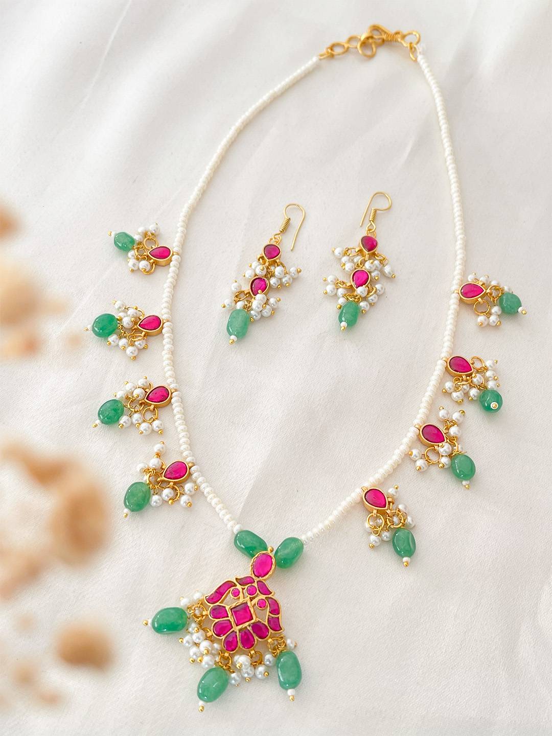 Ishhaara Pink Jadau Kundan Stones Pendant Necklace