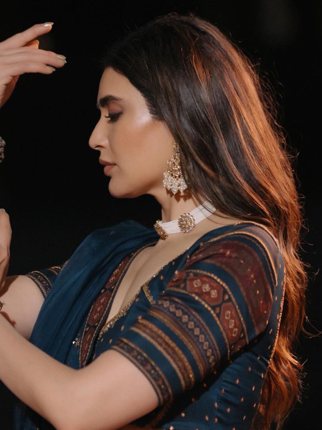 Ishhaara Pink Minimal Pearl Choker