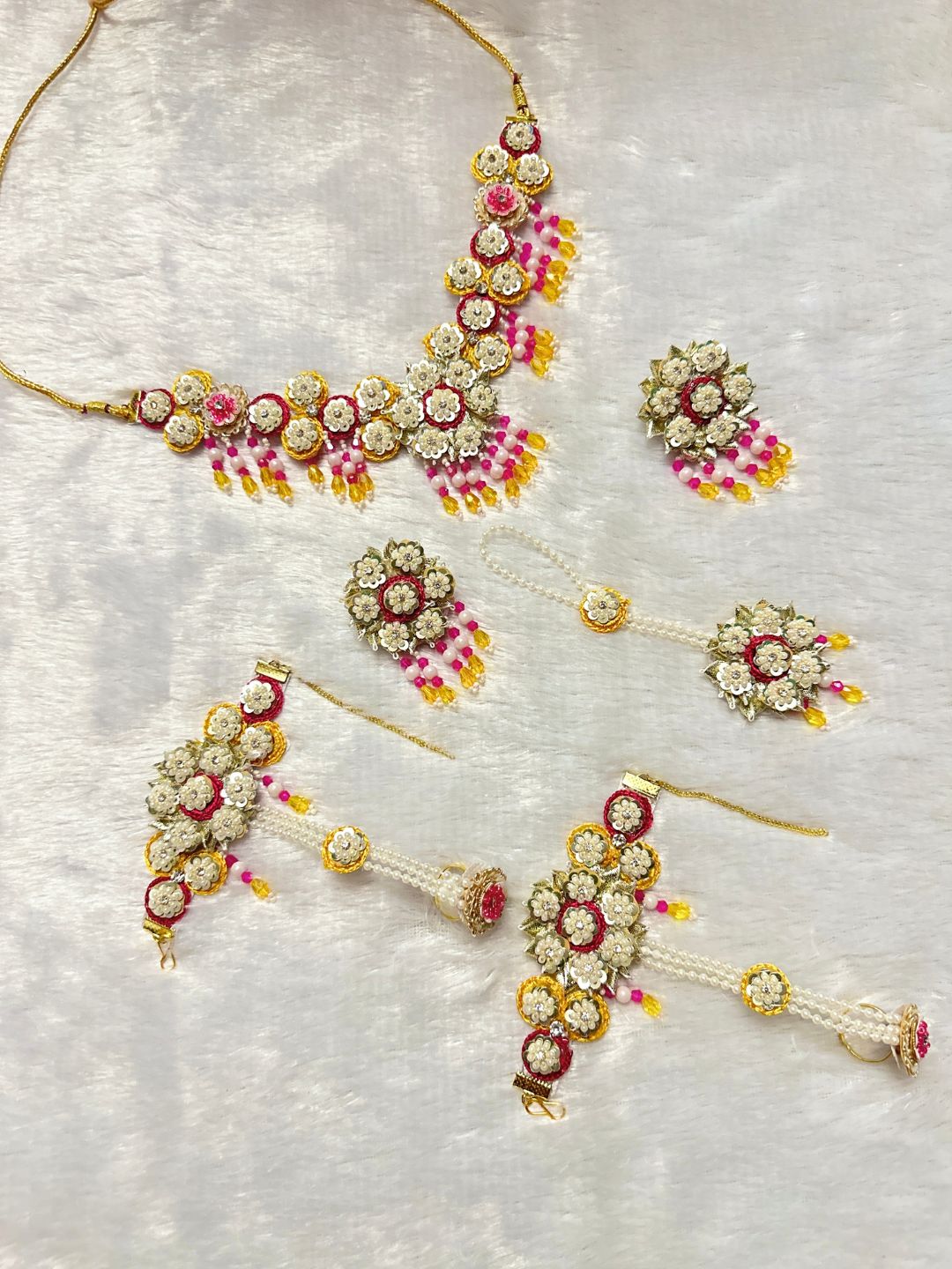 Ishhaara Pink Pearls And Kundan Studded Bridal Haldi Jwellery