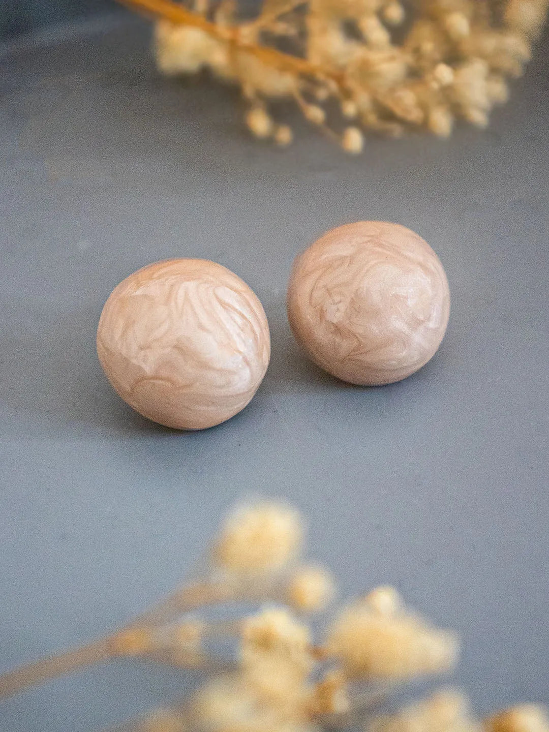 Ishhaara Blue Round Shaped Marble Effet Stud Earrings