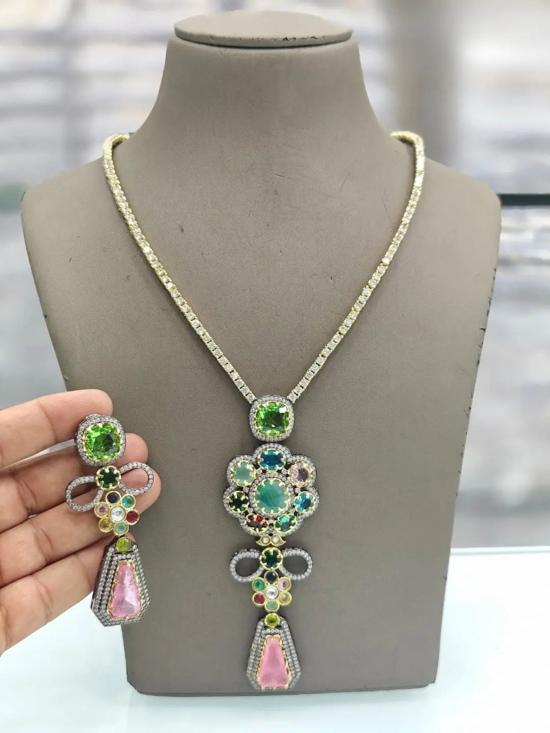 Ishhaara Green Sabyasachi Style Handmade Fusion Necklace Set