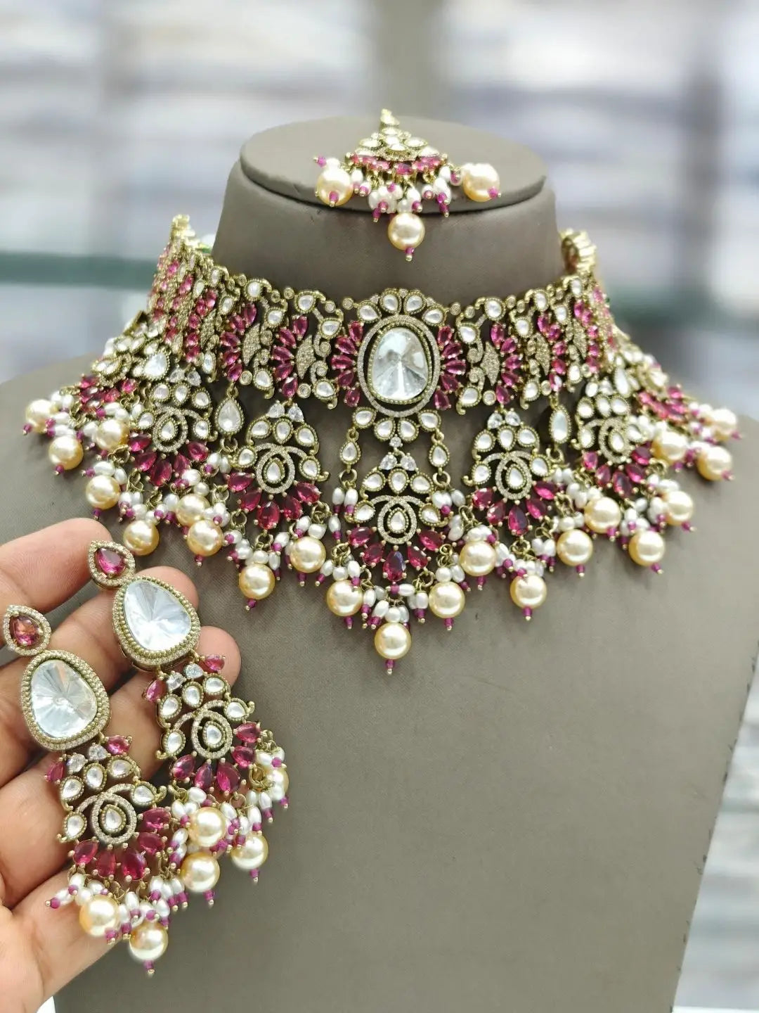 Ishhaara Pink Stone Studded And Beaded Moissanite Kundan Choker