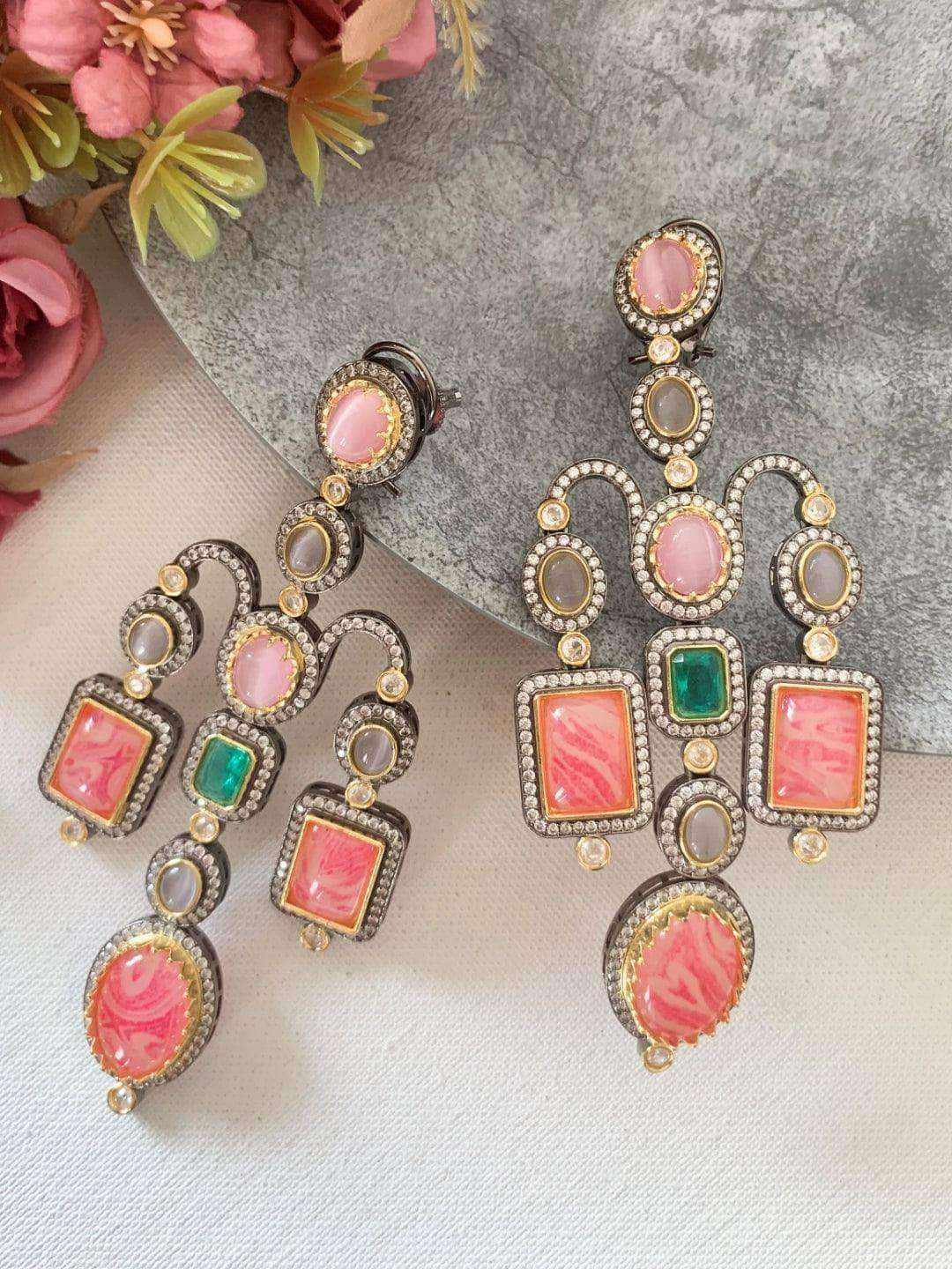 Ishhaara Victorian Emerald Diamond Earring