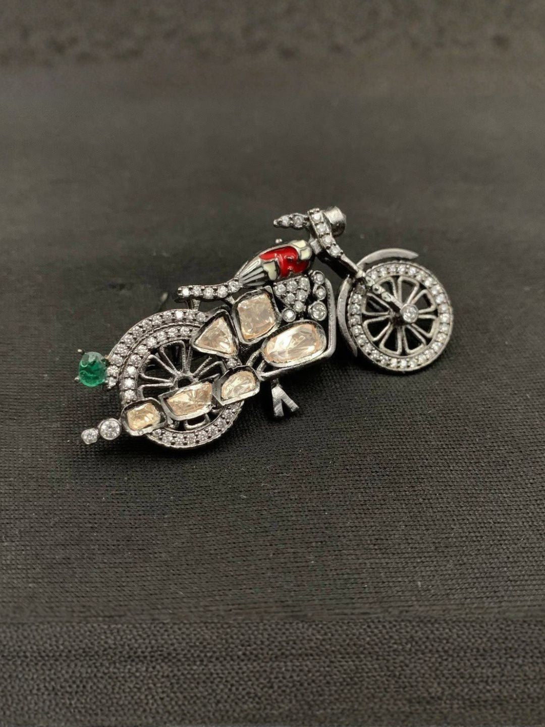 Ishhaara Polki Moissanite Bullet Brooch