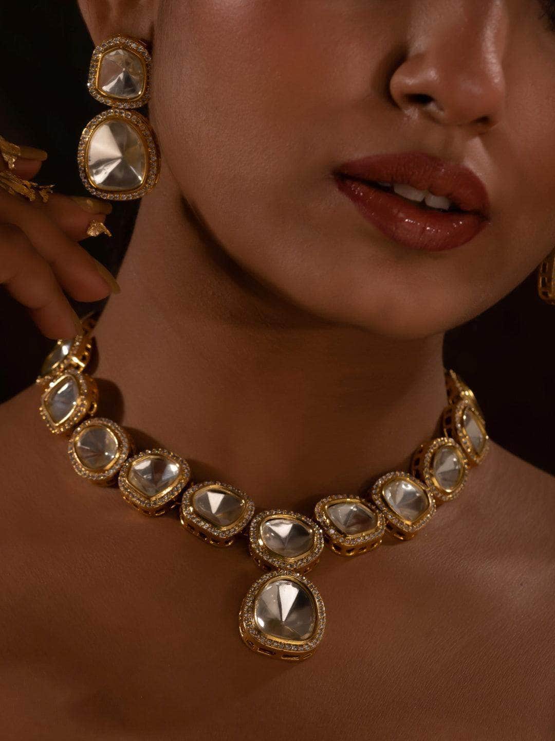 Ishhaara Polki Stone Ad Outline Necklace