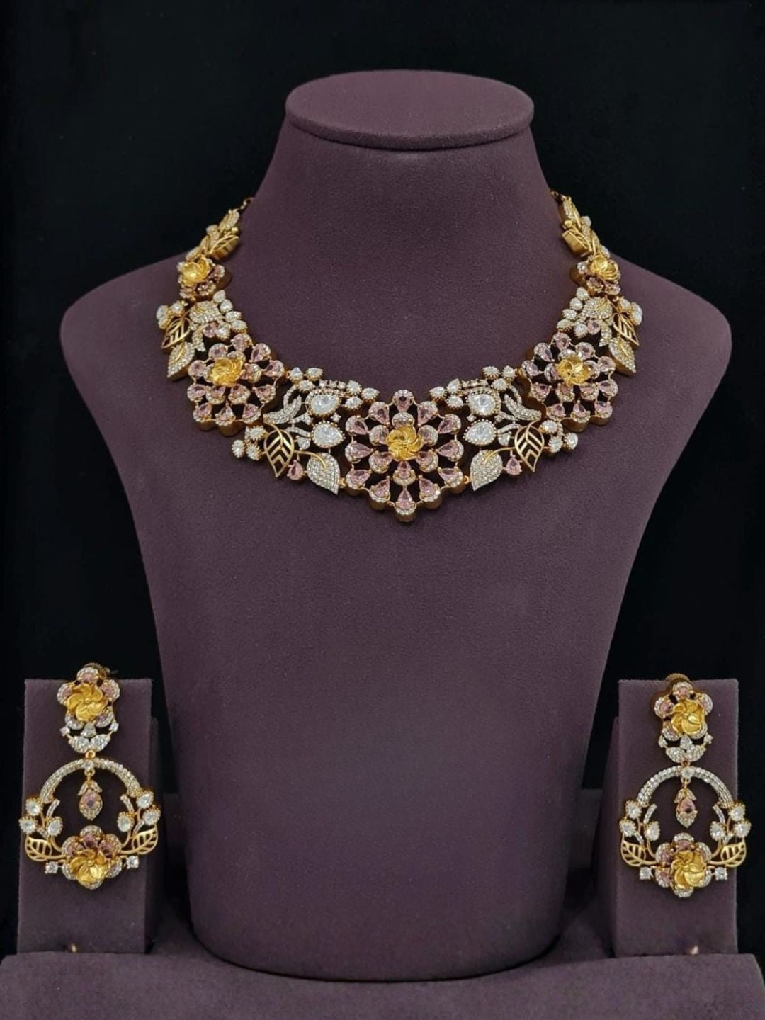 Ishhaara Premium Floral Necklace Set