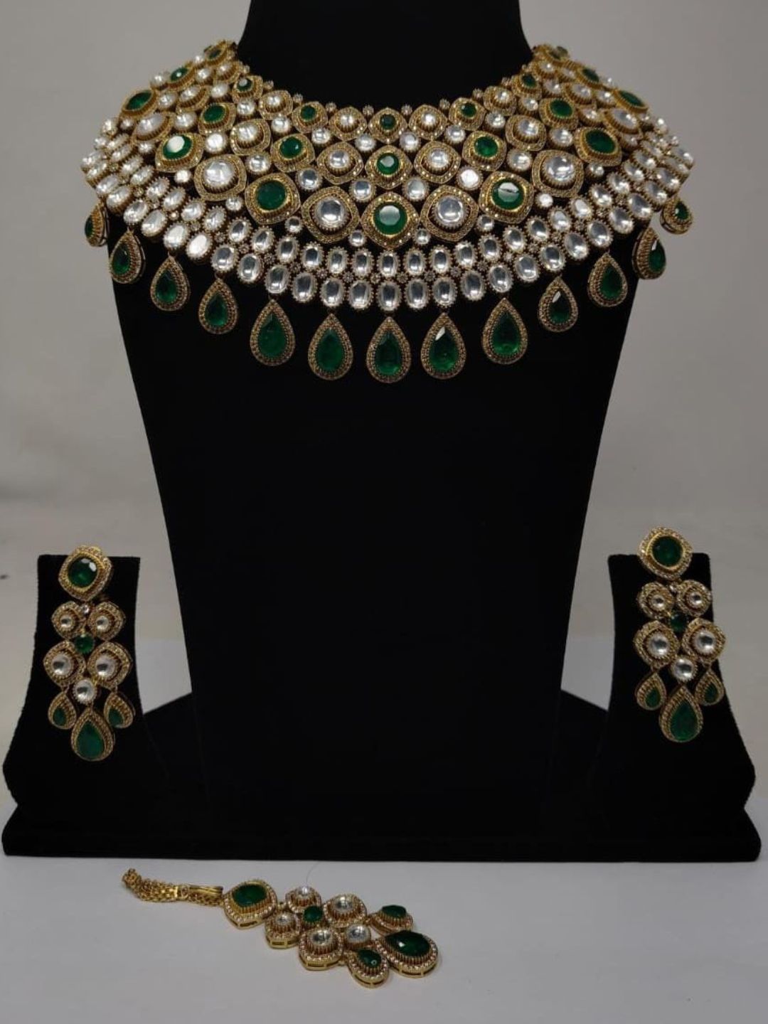 Ishhaara Premium Moissanite Kundan Bridal Choker