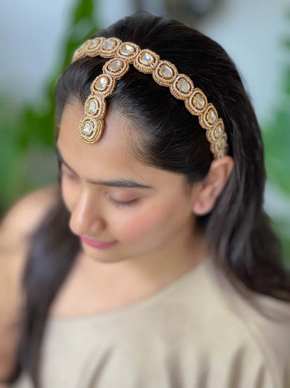 Ishhaara Premium Uncut Mossanite Hair Band With Maang Tikka