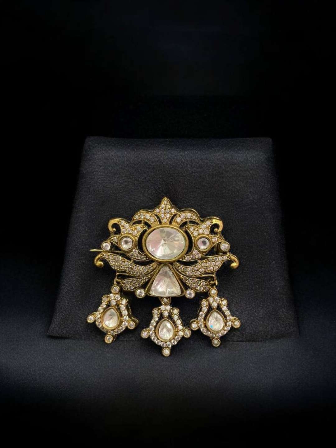 Ishhaara Premium Victorian Polki Men Brooch