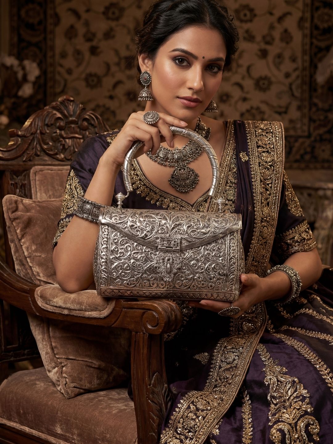 Ishhaara Pure Handcrafted Antique Silver Metal Clutch Bag