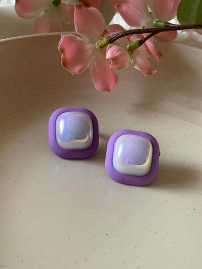 Ishhaara Karishma K Tanna In Lucky Enamel Square Earrings
