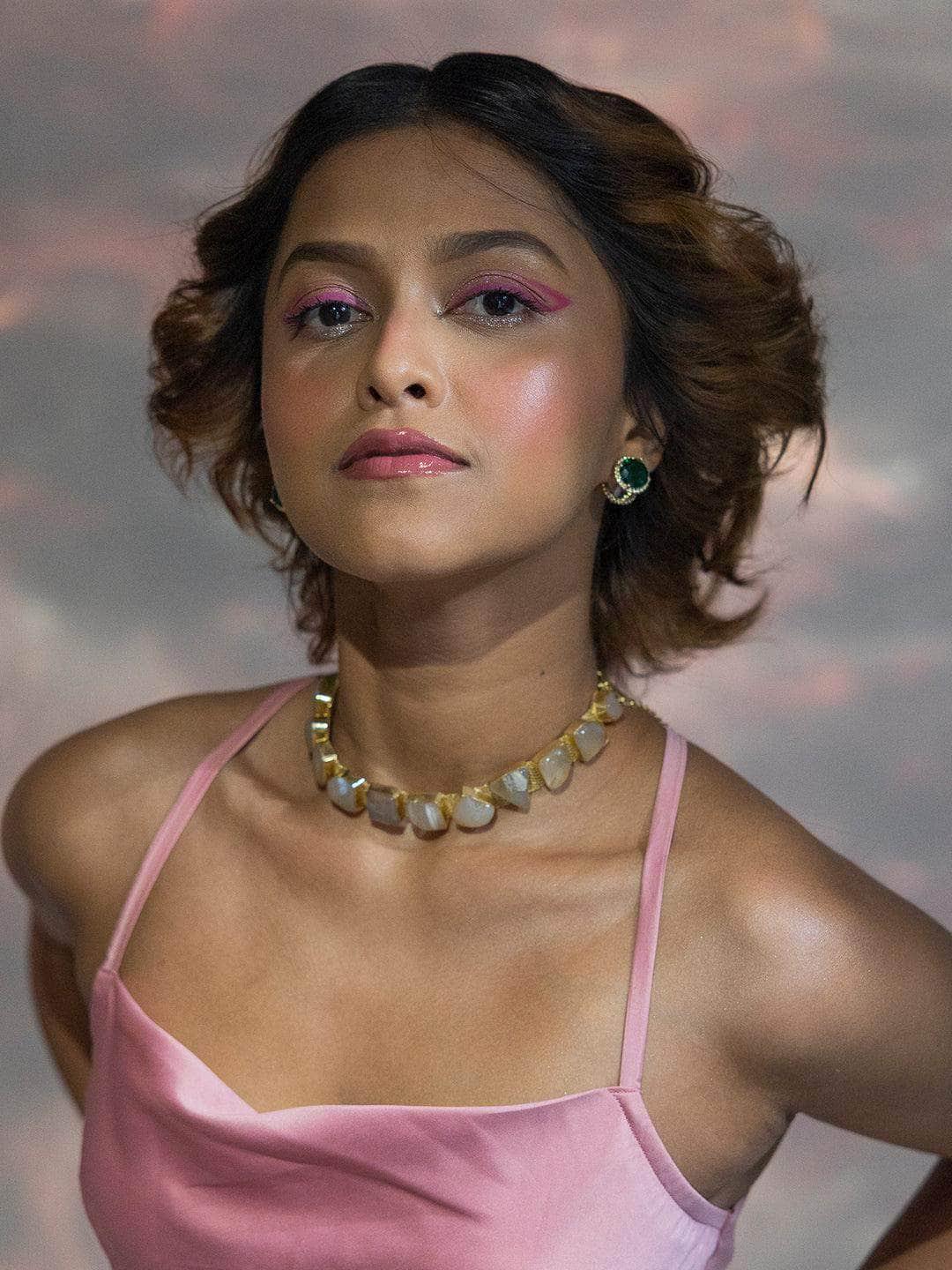 Ishhaara Quartz Sparklet Choker