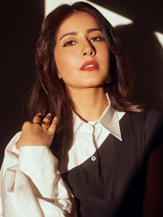 Ishhaara Raashii Khanna In Coral Molten Ring