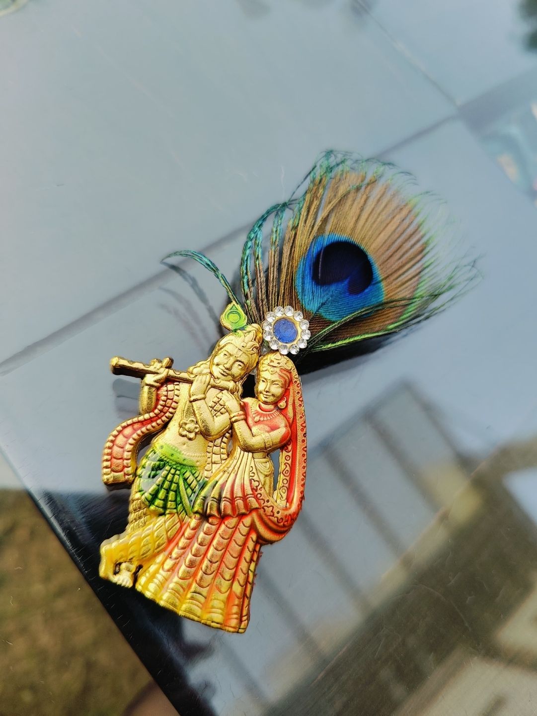 Ishhaara Radha Krishna Brooch