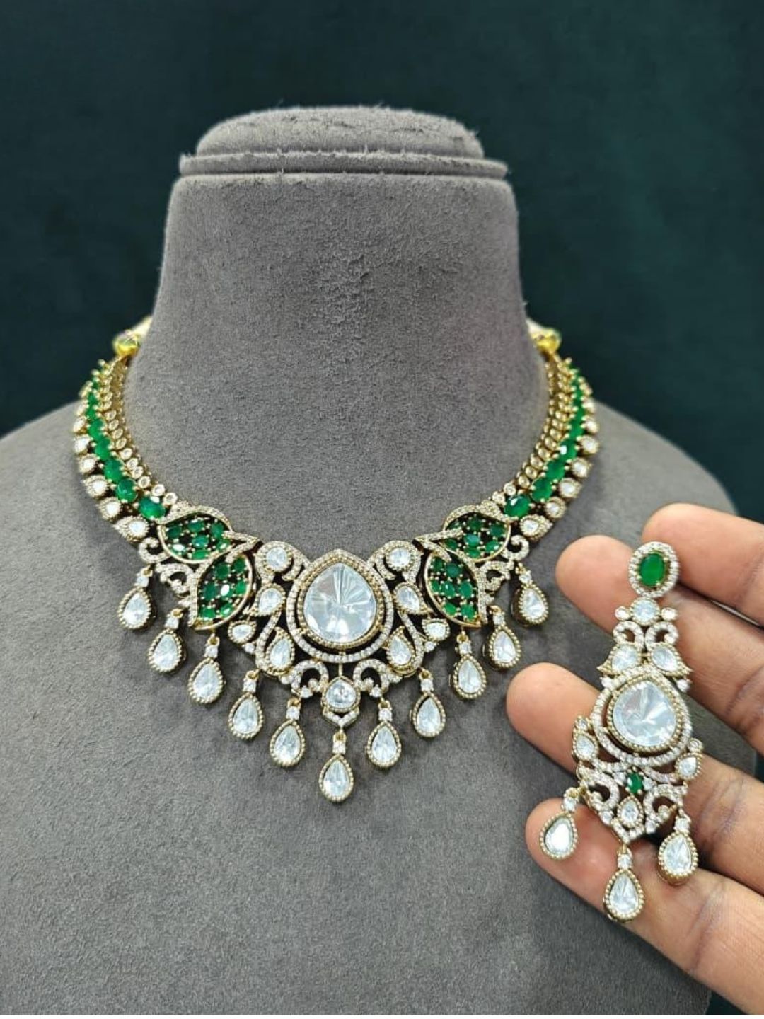 Ishhaara Radiant Green Drop Necklace