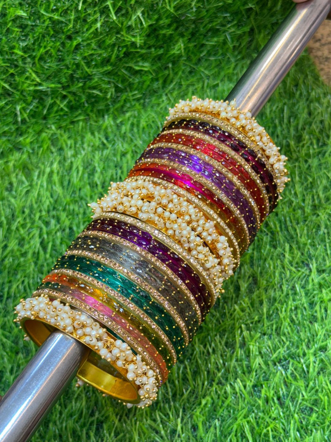 Ishhaara Raindrop Bangle With With Lahariya Siders