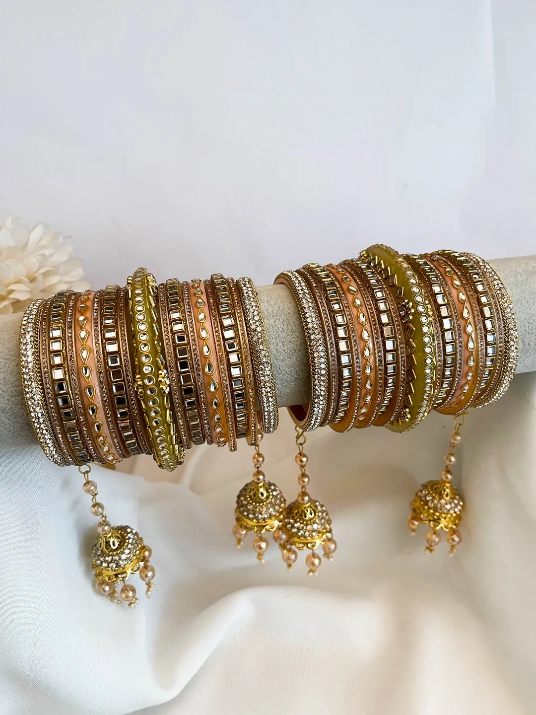 Ishhaara Rajasthani Kundan Studded Chooda With Jhula Bangles