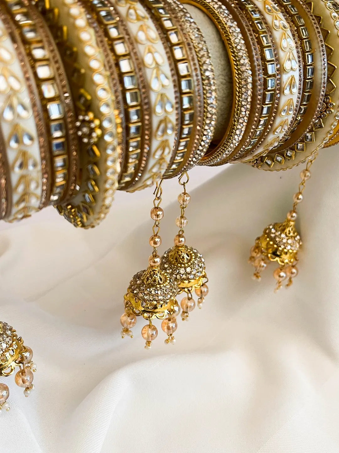 Ishhaara Rajasthani Kundan Studded Chooda With Jhula Bangles
