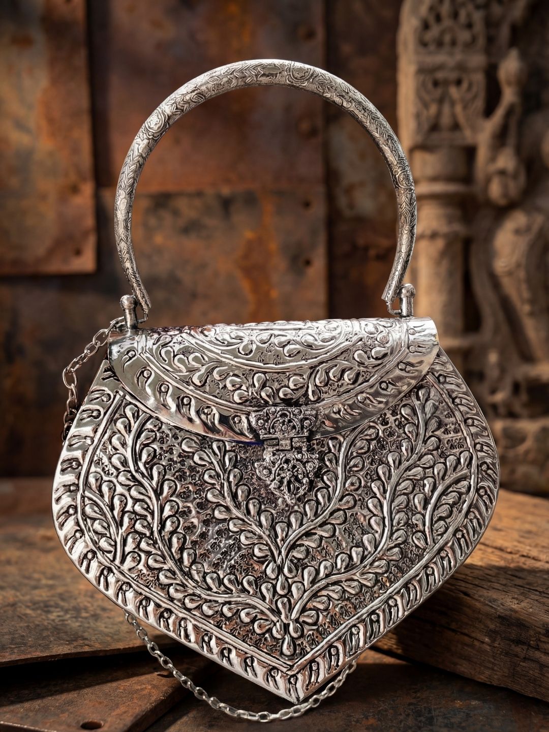 Ishhaara Rajputi Poshak Silver Metal Clutch