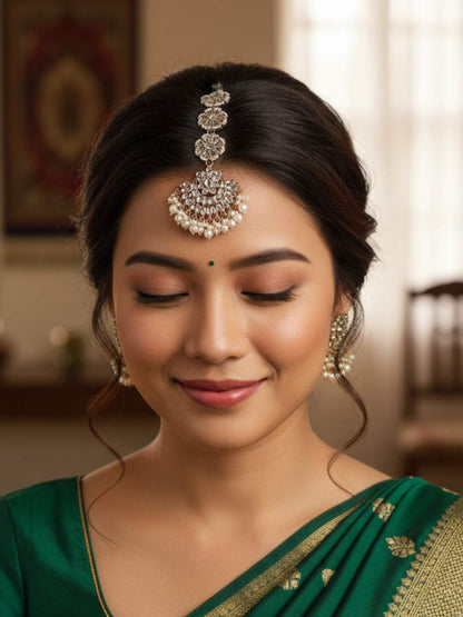 Ishhaara Rajwadi Chandbali Teeka