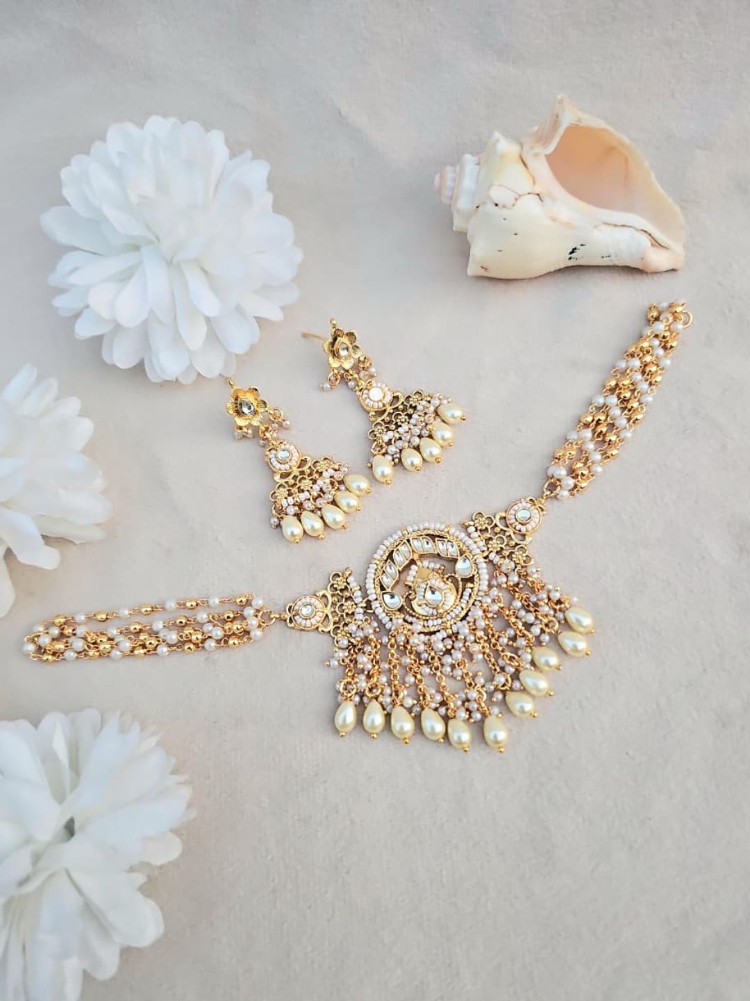 Ishhaara Rajwadi Pearl Studded Necklace
