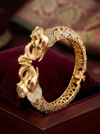 Ishhaara Rajwadi Transparent Stone Elephant Kada