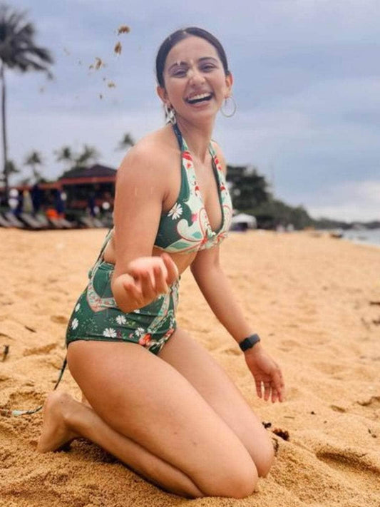 Ishhaara Rakul Preet In Cartilage Hoop Earrings