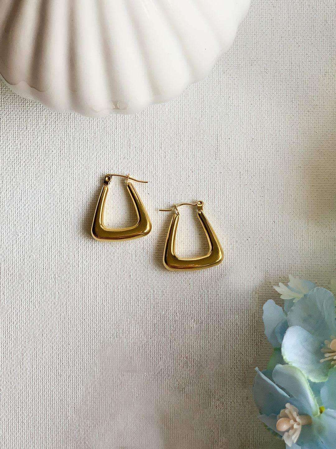 Ishhaara Rakul Singh In Trapezoid Hoop Earrings