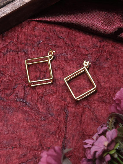 Ishhaara Rashmika Mandanna In Gold Square Cube Hoops Huggies