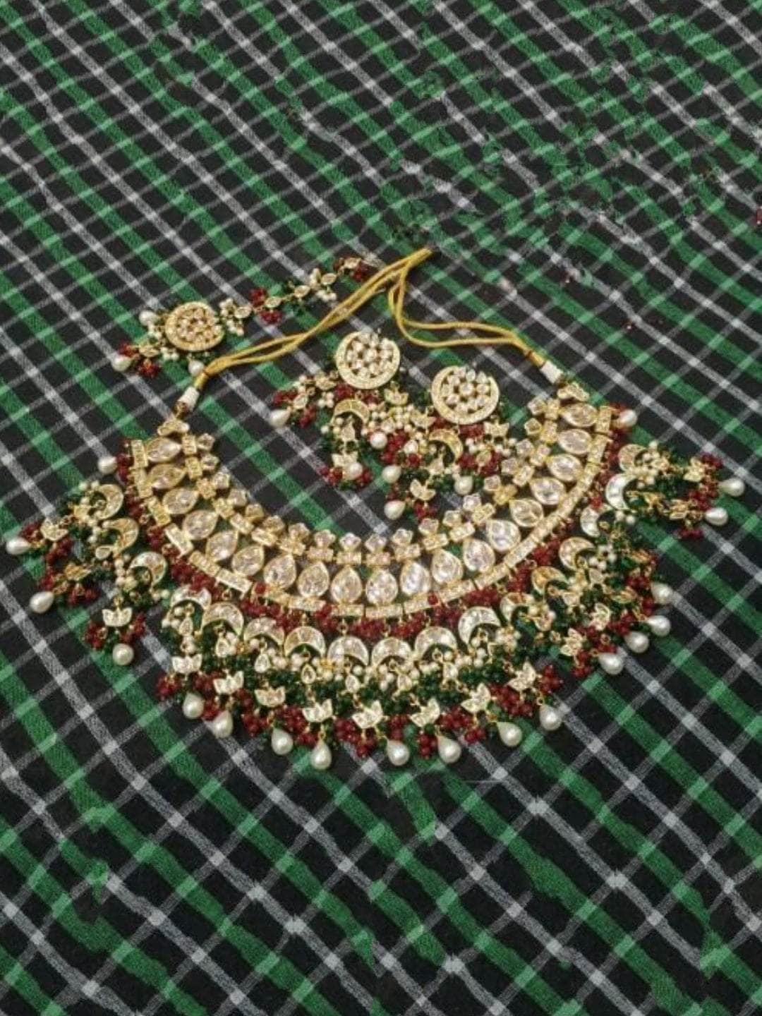Ishhaara Red And Green Kundan Set